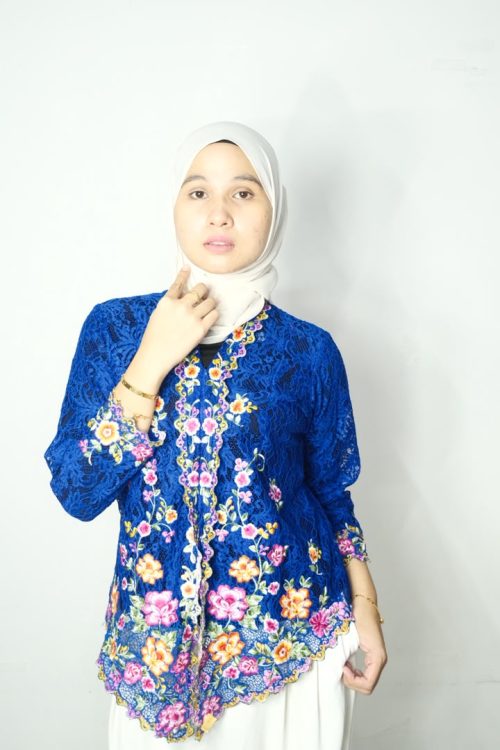 Seroja – Electric Blue