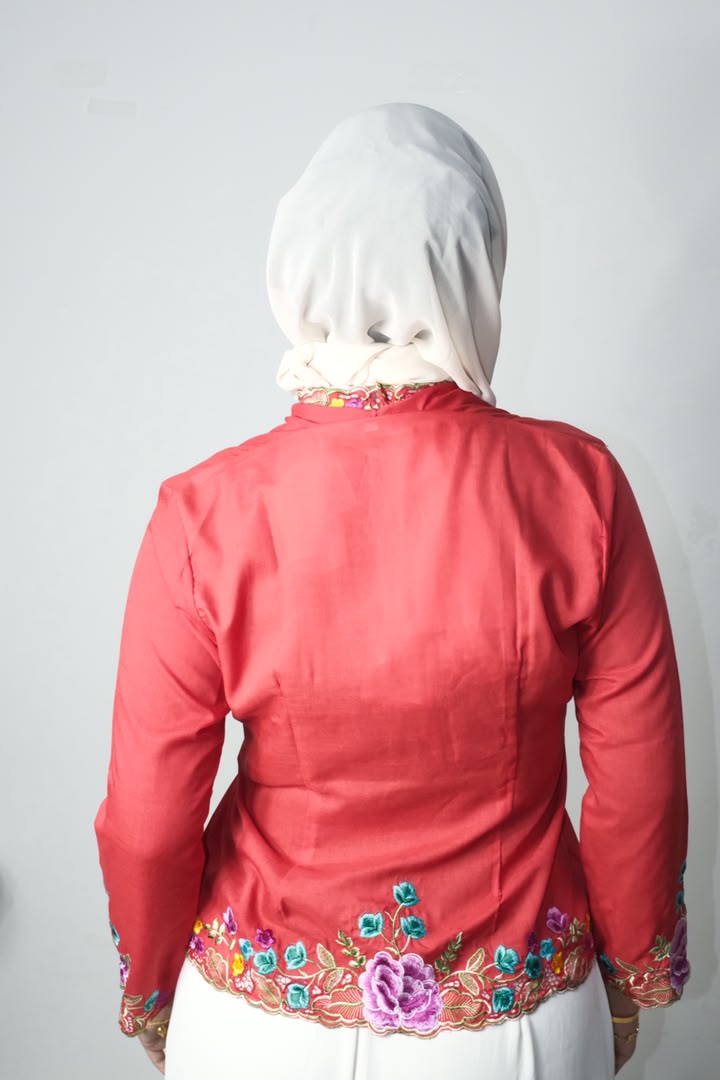 Sri Ayu - Red - Image 7