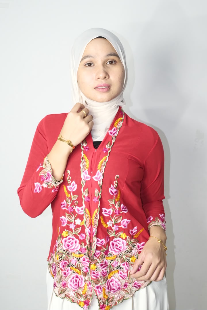 Sri Ayu - Red - Image 8